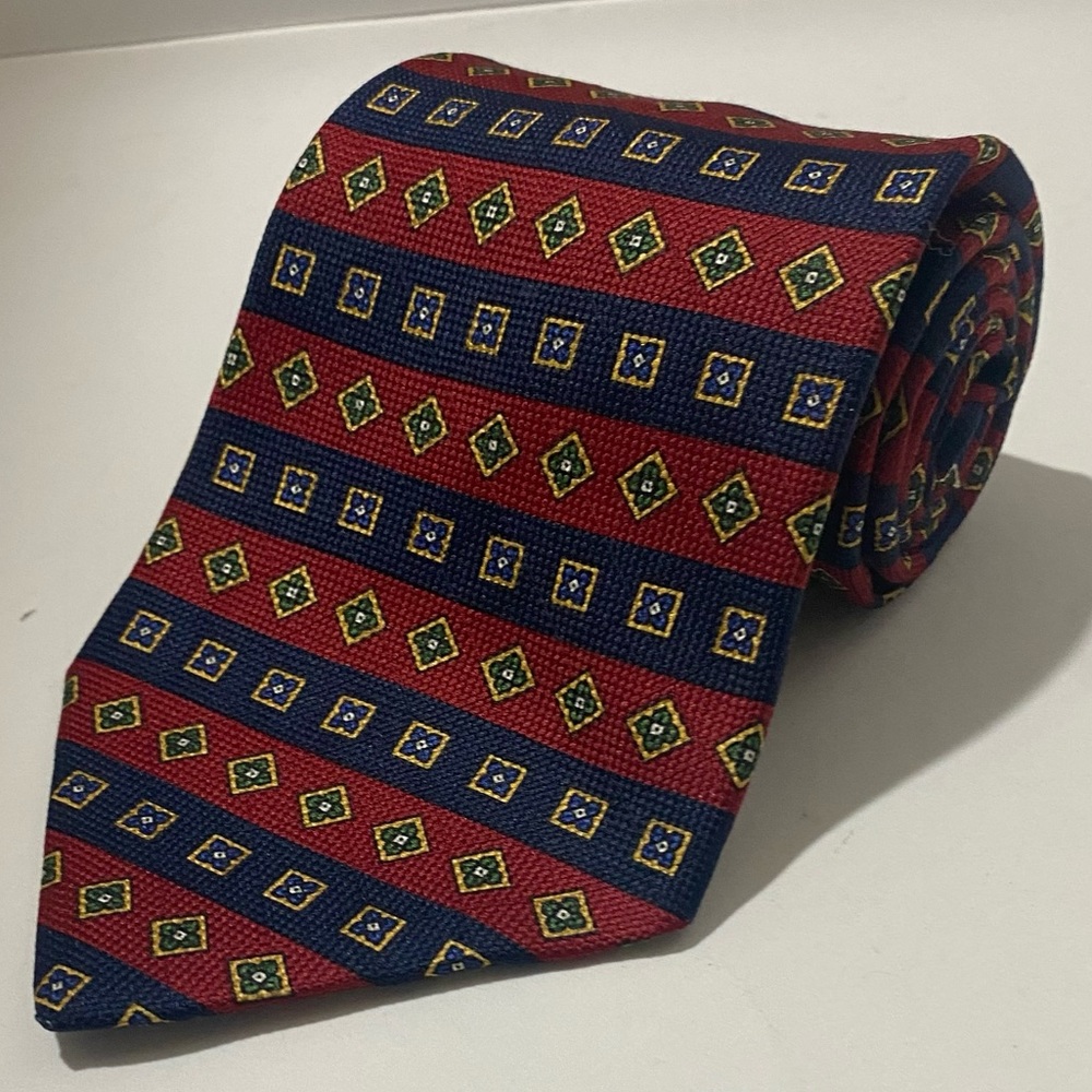 Tommy Hilfiger 100% Imported Italian Silk Neck Tie Navy Red Stripes Geometric